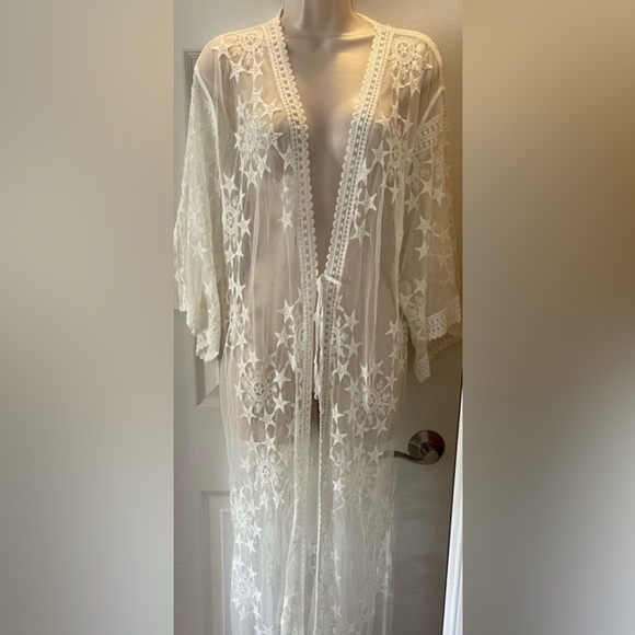 Hamsa Wear White Embroiled Duster with Stars one size - Picture 3 of 11